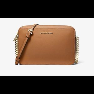 LIKE NEW Michael Kors Jet Set Saffiano Crossbody